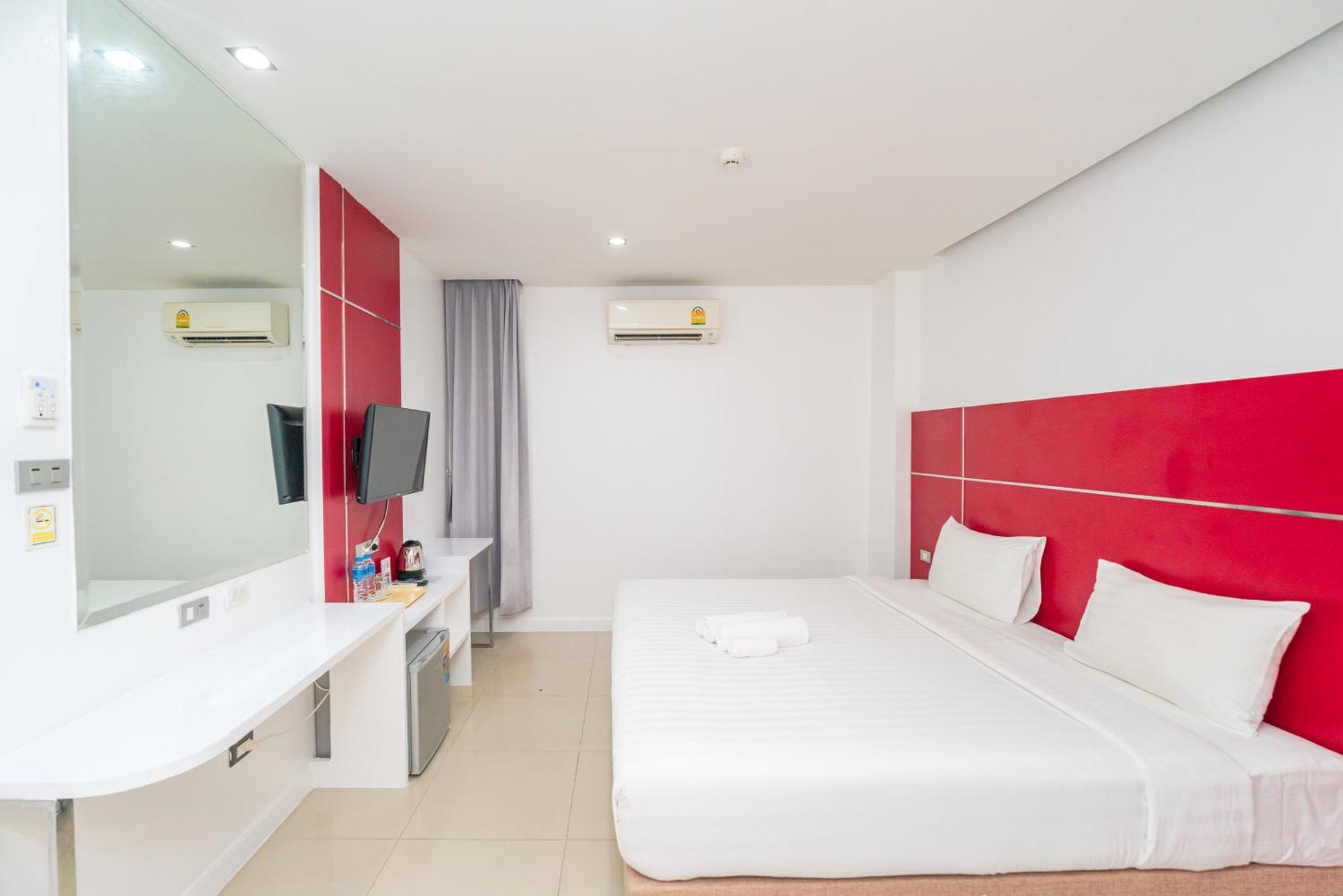 Patong Diamond Hotel Exterior foto